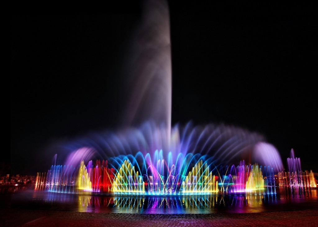 Wielkoskalowe fontanny na zewnątrz placu, Magic Musical Fountain Project dostawca